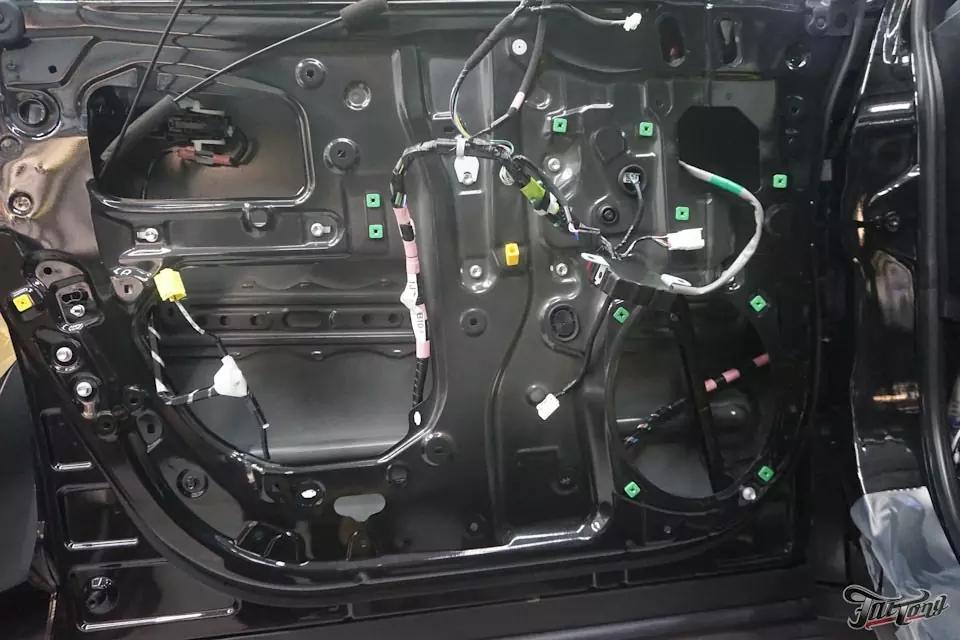 Lexus RX300. Комплексная шумоизоляция салона и антискрип!